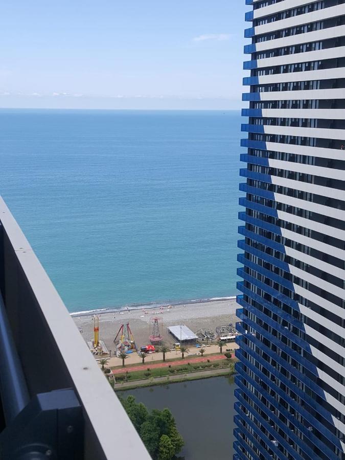 Orbi City- Twin Towers Corpus C Batoemi Buitenkant foto